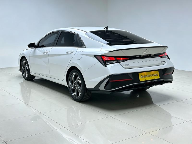 Hyundai Elantra 2023