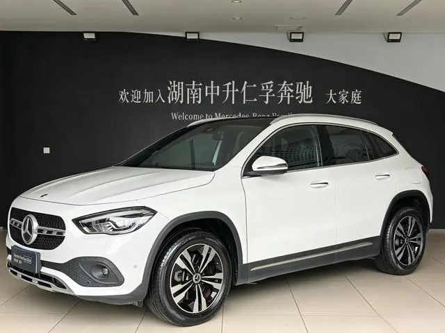 Mercedes-Benz Mercedes-Benz GLA GLA 220
