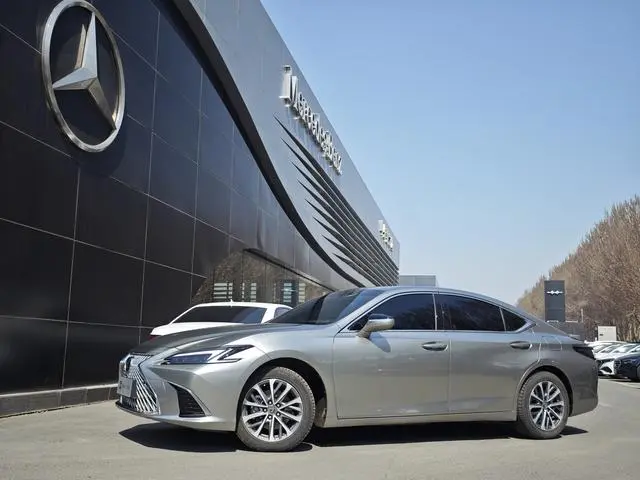 Lexus Lexus ES 200 Premium Edition