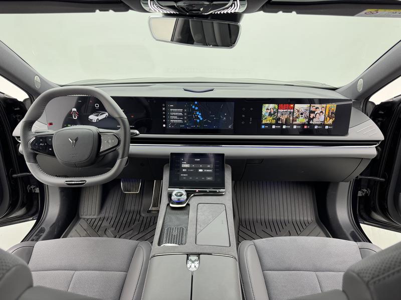 Voyah Lantu Chasing Light PHEV 2024