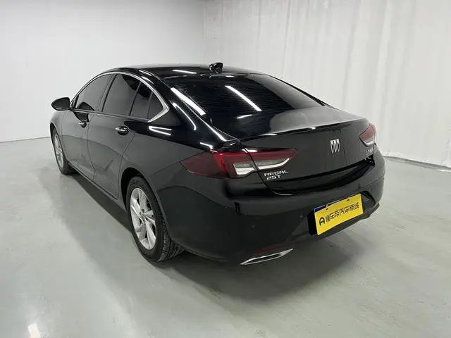 Buick Regal 25T Premium Edition
