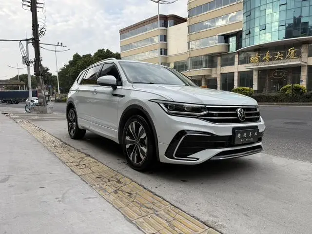 Volkswagen Tiguan L 330TSI two-wheel drive R-Line Premium edition