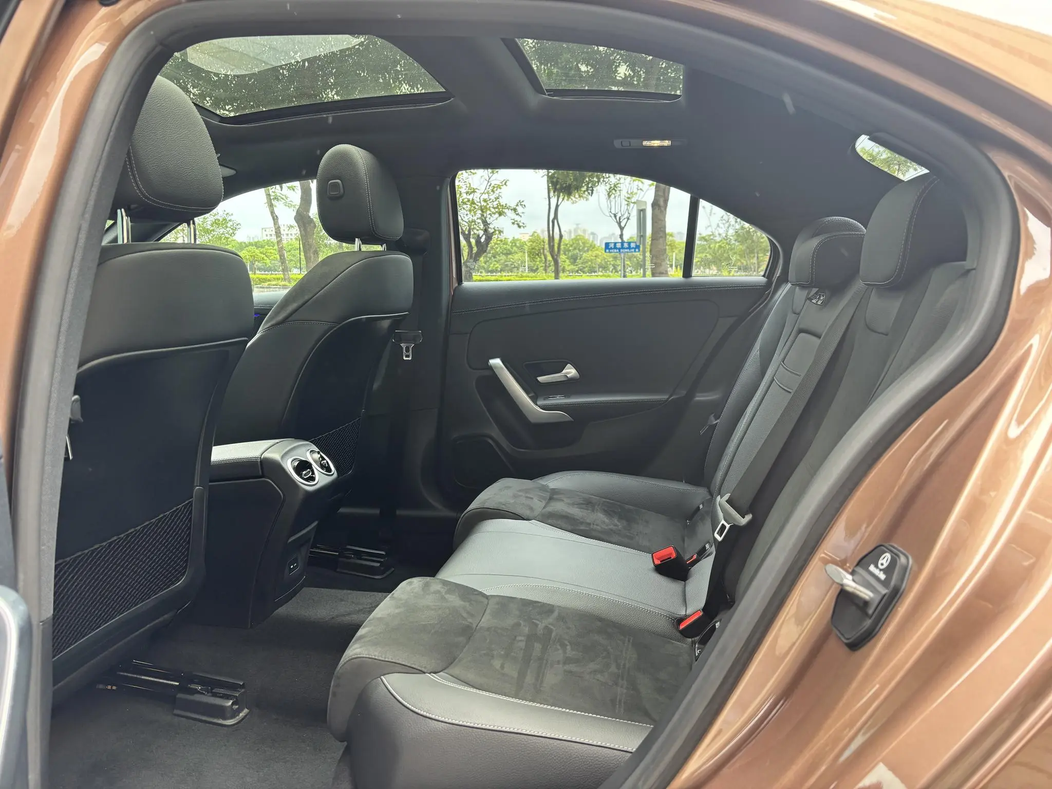 Mercedes-Benz Mercedes-Benz A-class A 200 L sports sedan fashion Version
