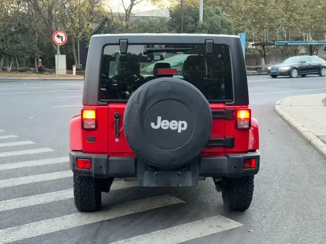 Jeep Wrangler 3.0L Sahara four-door Comfort edition