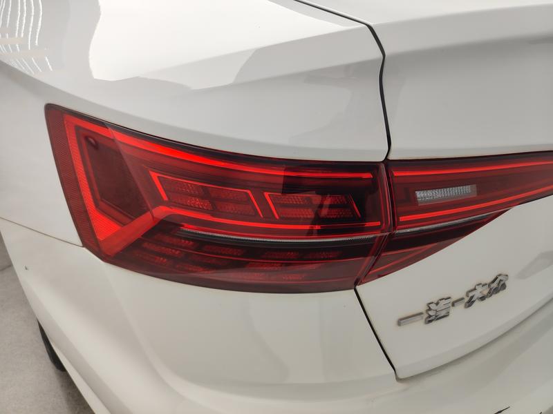 Volkswagen Sagitar 2021
