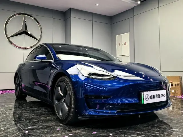 Tesla Model 3 Upgraded version of standard battery life rear drive