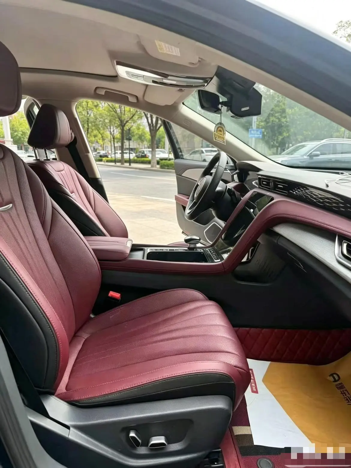 Hongqi Hongqi H5 1.5T DCT Zhilian Qiyue Edition