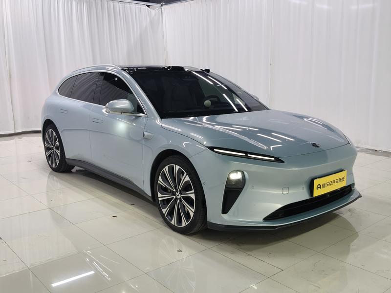 NIO NIO ET5 Touring 2023