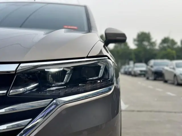 Volkswagen Weiran 330TSI Deluxe Edition