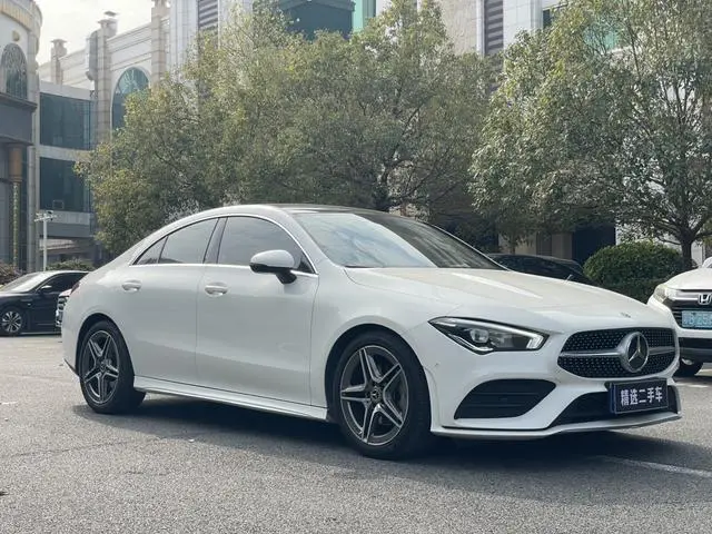 Mercedes-Benz Mercedes-Benz CLA CLA 200 four-door coupe