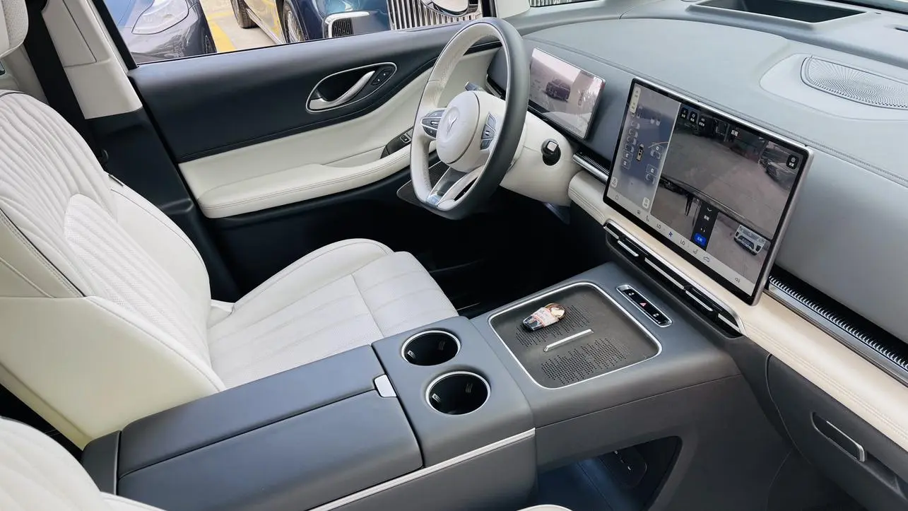 VOYAH Lantu Dreamer PHEV Four-wheel drive flagship dry version