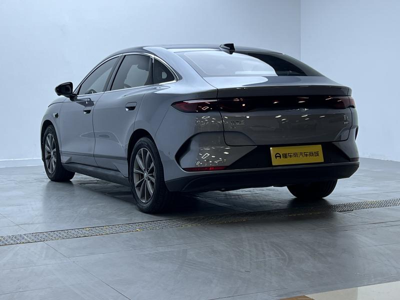 BYD Qin L EV 2025