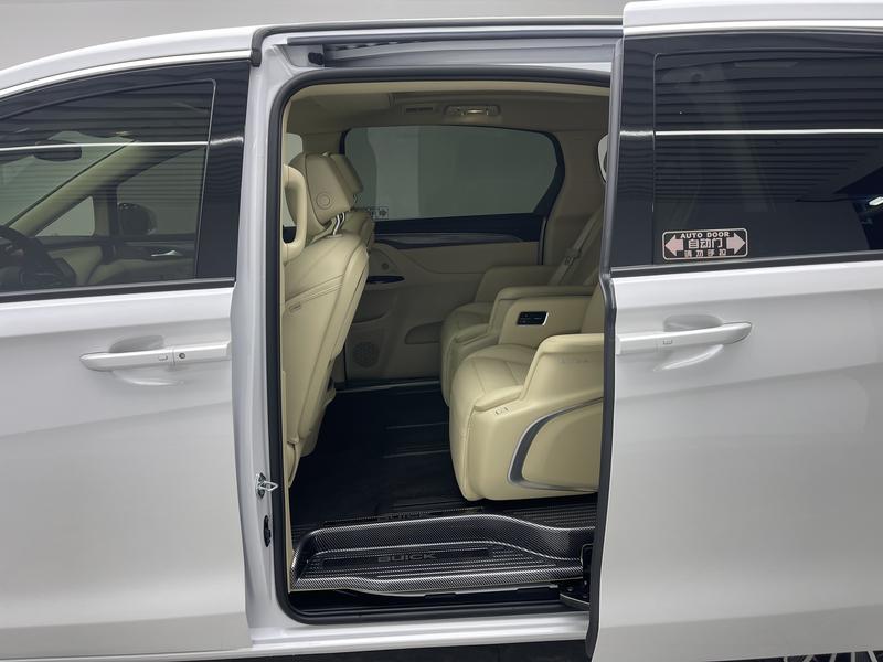Buick Buick GL8 PHEV 2025