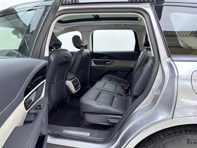 Lincoln Voyager 2025