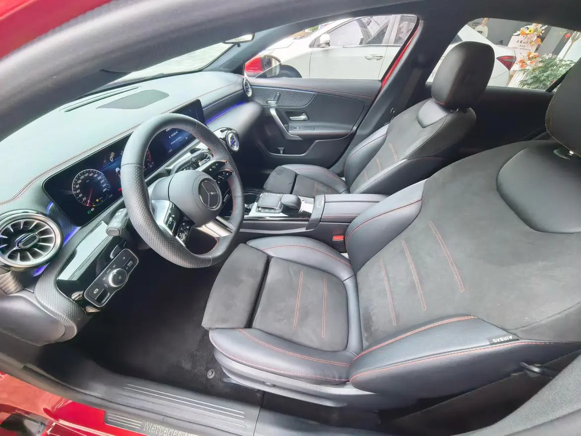 Mercedes-Benz Mercedes-Benz A-class A 200 L sports sedan fashion Version