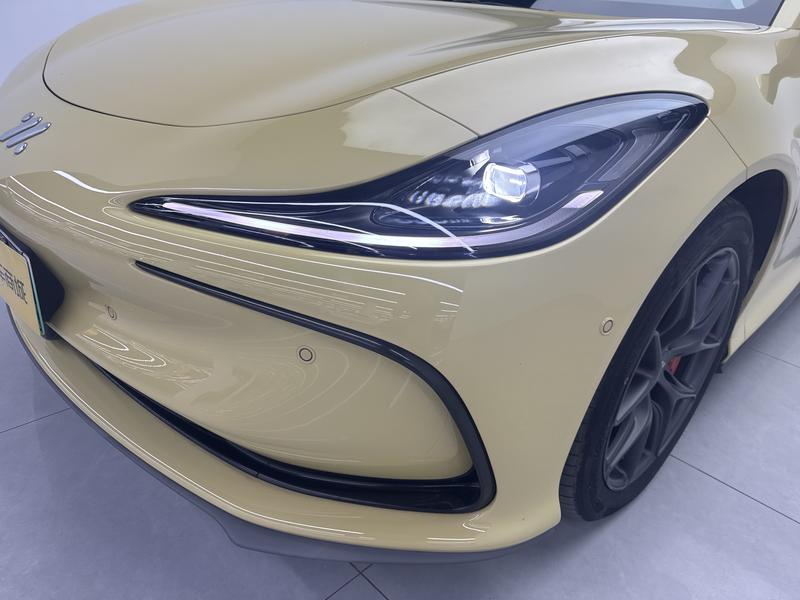 IM Motors Zhiji L6 2024