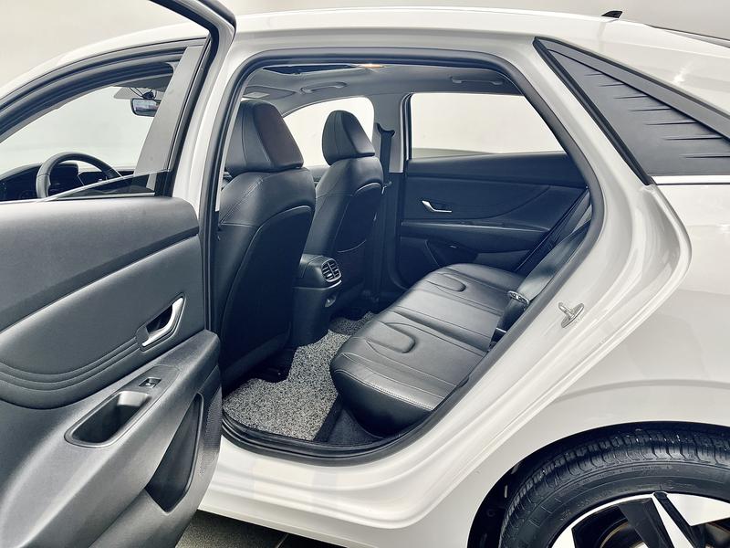 Hyundai Elantra 2022
