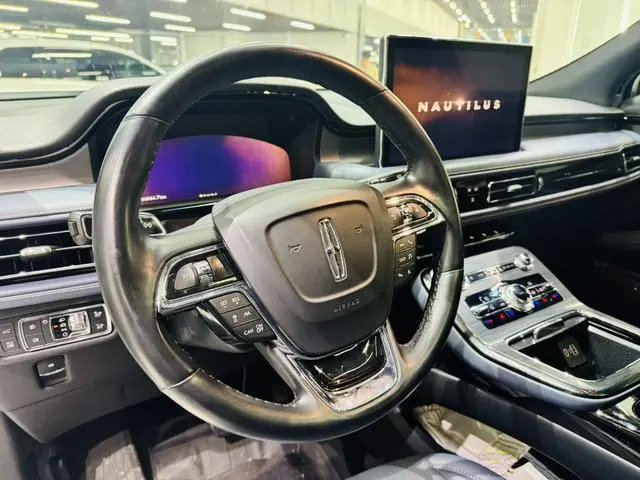 Lincoln Navigator 2.0T four-wheel drive Zunya Edition
