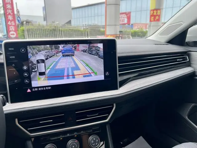Volkswagen Sagitar 300TSI DSG Beyond Edition