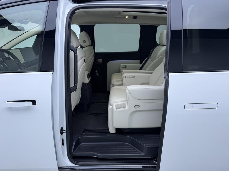 Li Auto Ideal MEGA 2025