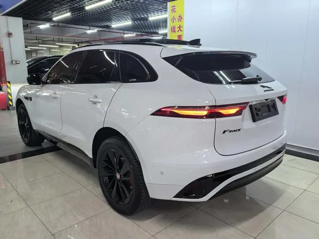 Jaguar Jaguar F-PACE P250 R-Dynamic BLACK