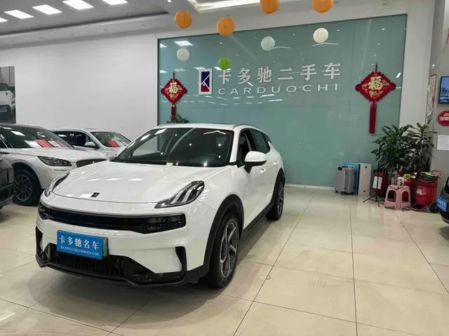LYNK & CO Lynk & Co. 06 EM-P PHEV Remix Pro