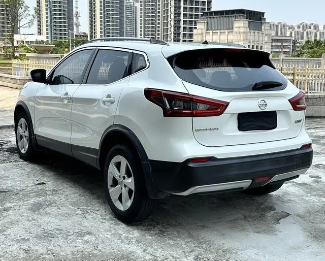 Nissan Qashqai 2.0 L XV Smart Edition