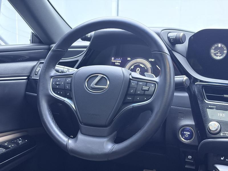 Lexus Lexus ES 2021