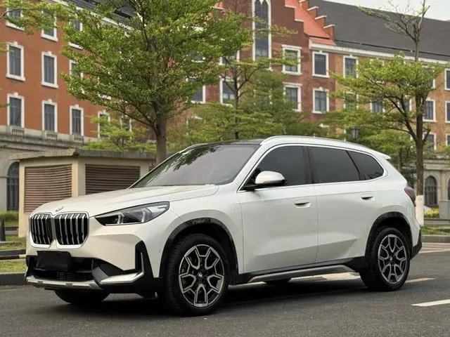 BMW BMW X1 sDrive25Li X design set