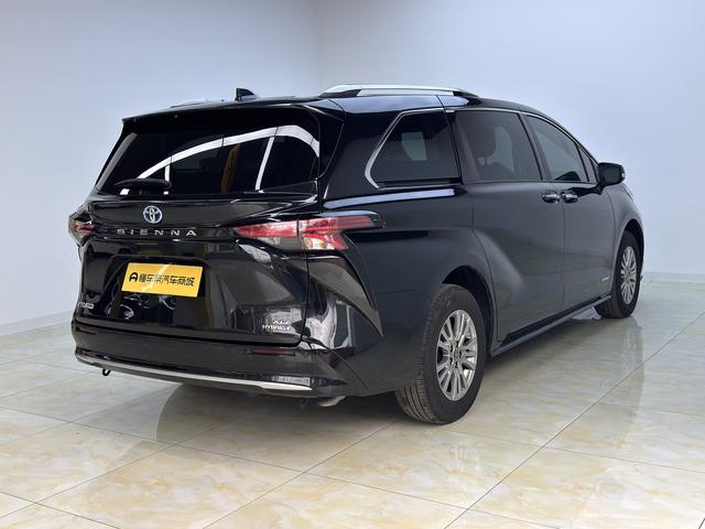 Toyota Sienna 2023