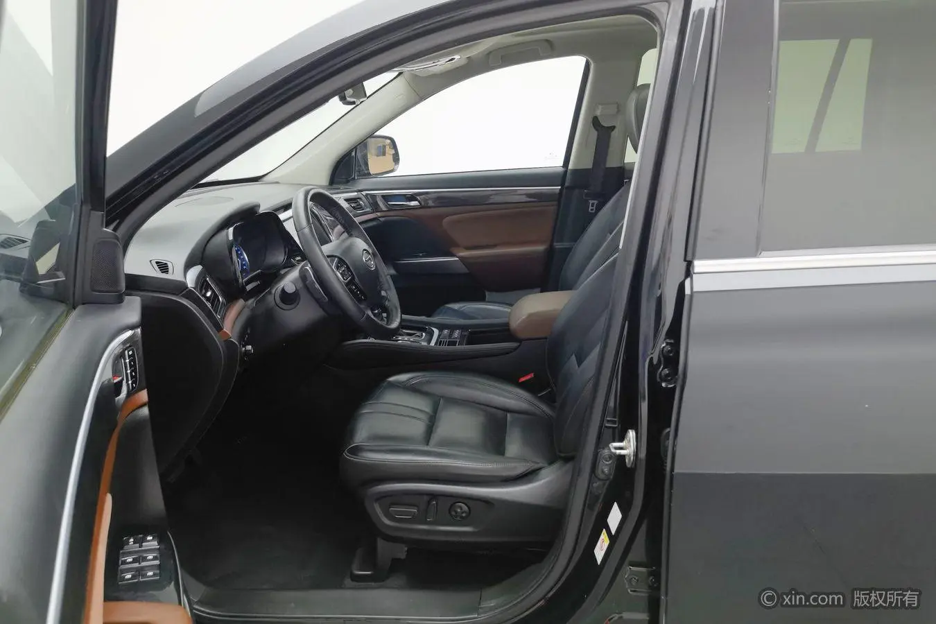 GAC Trumpchi GS8 390T two-wheel drive luxury Zhilian Edition 7 seats