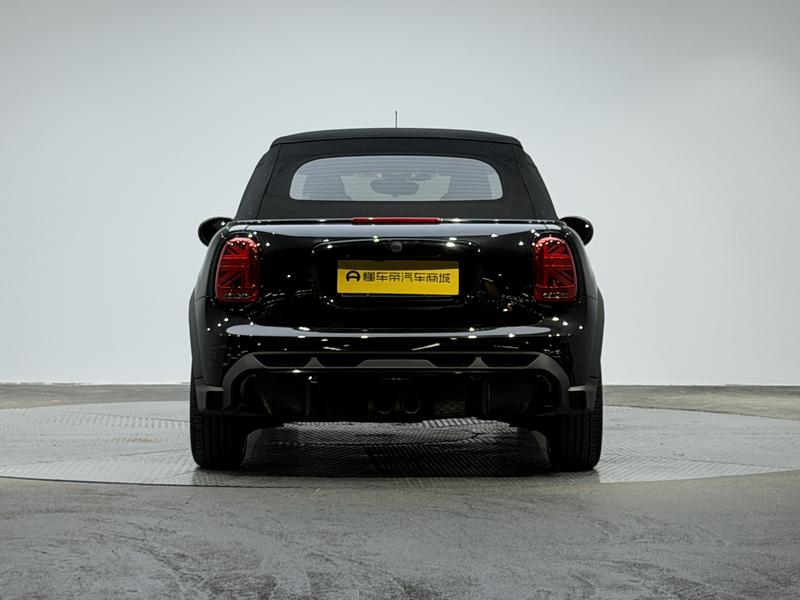 MINI MINI 2023