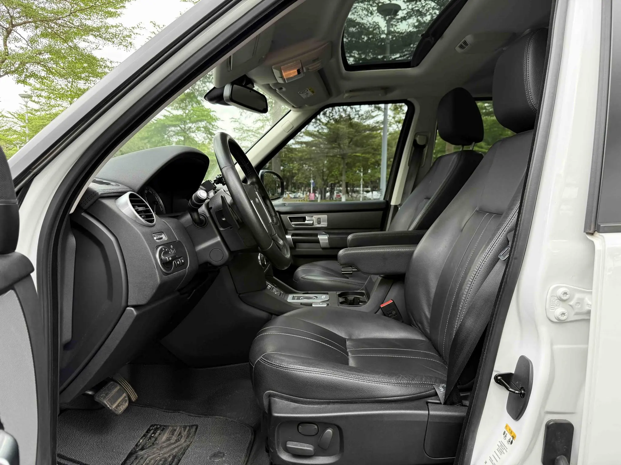 Land Rover discover 3.0 SC Yao Black Collector's Edition SE