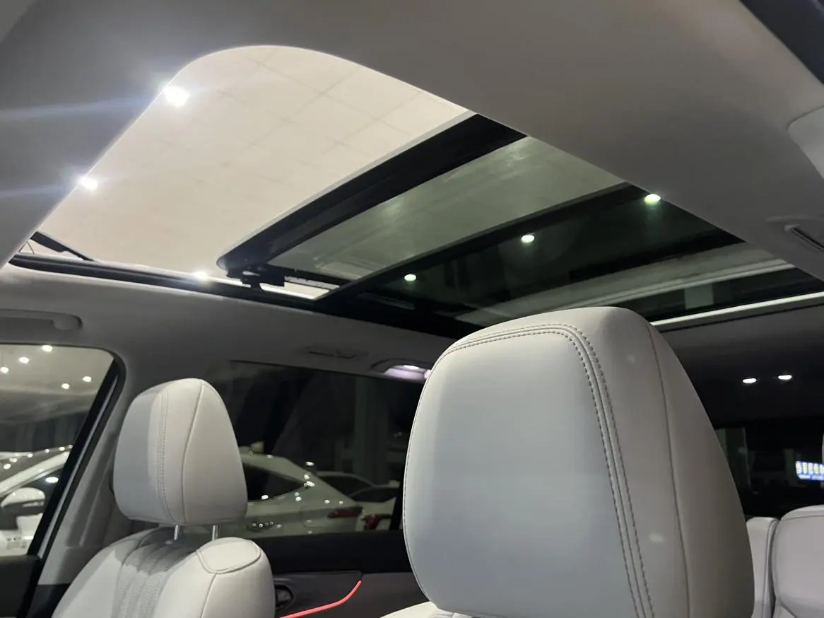 GAC Trumpchi GS8 Dual engine series 2.0TM hybrid four-wheel drive Premium 6-seater
