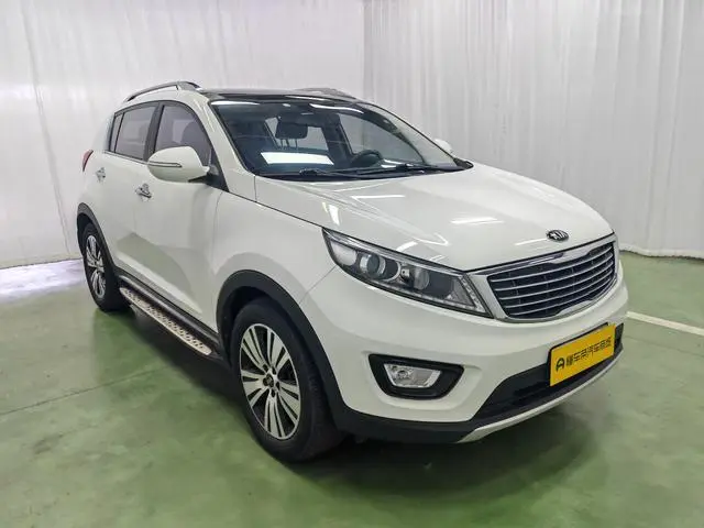Kia Smart running 2.0L automatic two-wheel drive version DLX