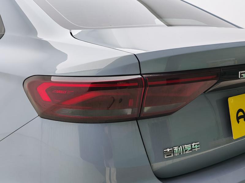 Geely Emgrand 2023