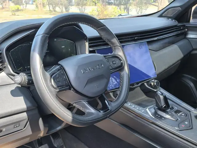 LYNK & CO Lynk 01 2.0TD four-wheel drive Halo