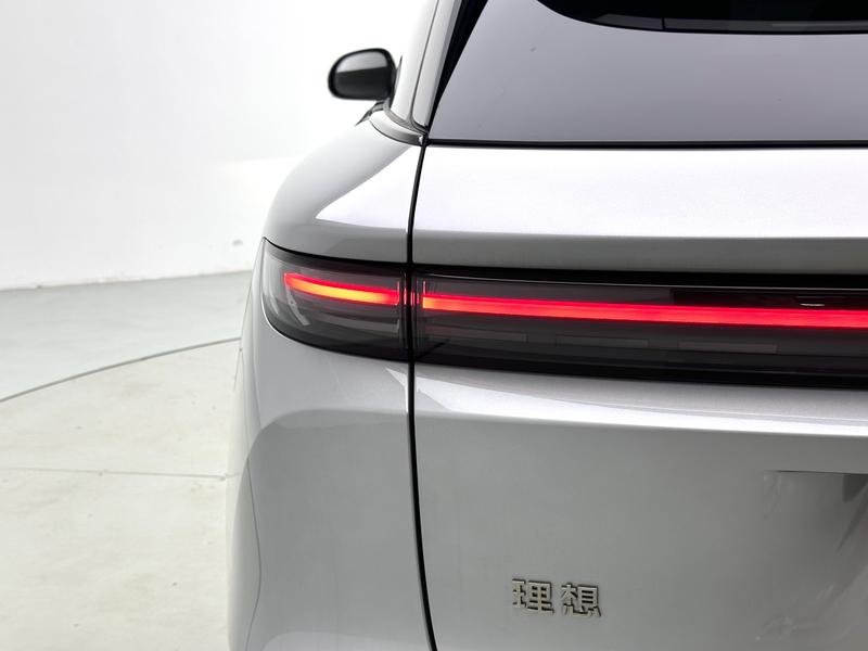 Li Auto Ideal i6 2025