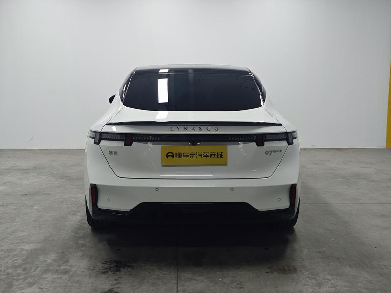Lynk & Co Lynk&Co 07 EM-P 2024