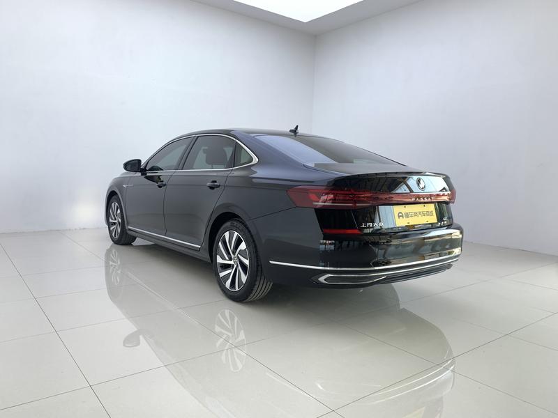 Volkswagen Passat PHEV 2022