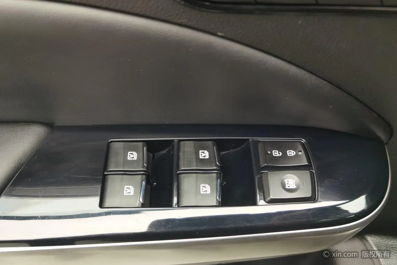GAC Trumpchi GS8 390T two-wheel drive luxury Zhilian Edition 7 seats