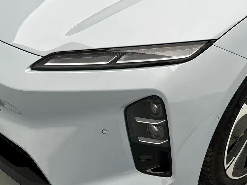 NIO NIO ET5 2025