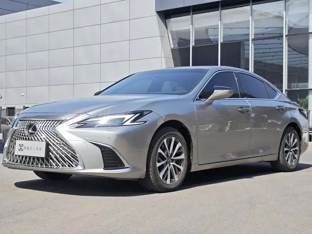 Lexus Lexus ES 200 Premium Edition