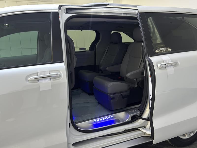 Toyota Gravia 2023