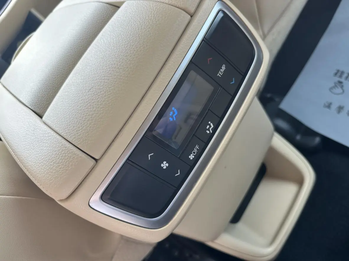 TOYOTA Highlander 2.0T two-wheel drive Elite Edition 5 seats