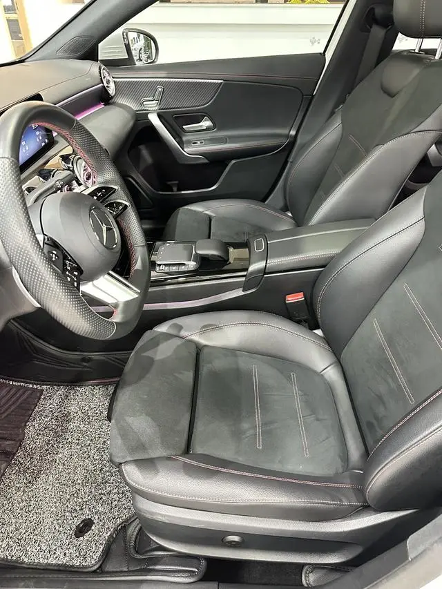 Mercedes-Benz Mercedes-Benz A-class A 200 L sports sedan fashion Version