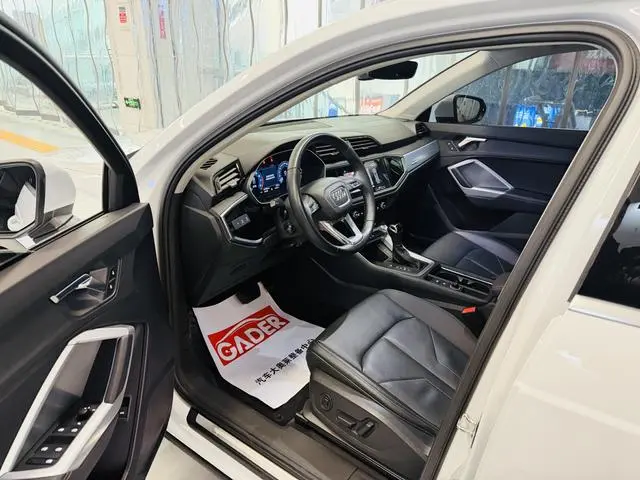 Audi Audi Q3 35 TFSI aggressive and elegant type