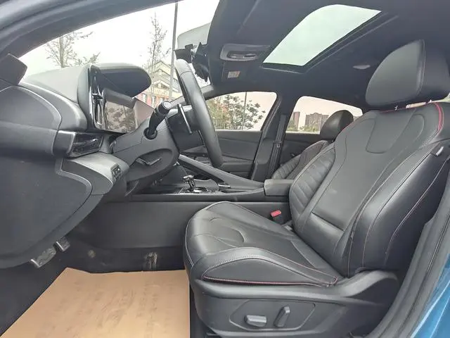 Hyundai Elantra 240TGDi DCT LUX Premium Edition