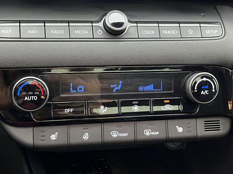 Hyundai Elantra 2023