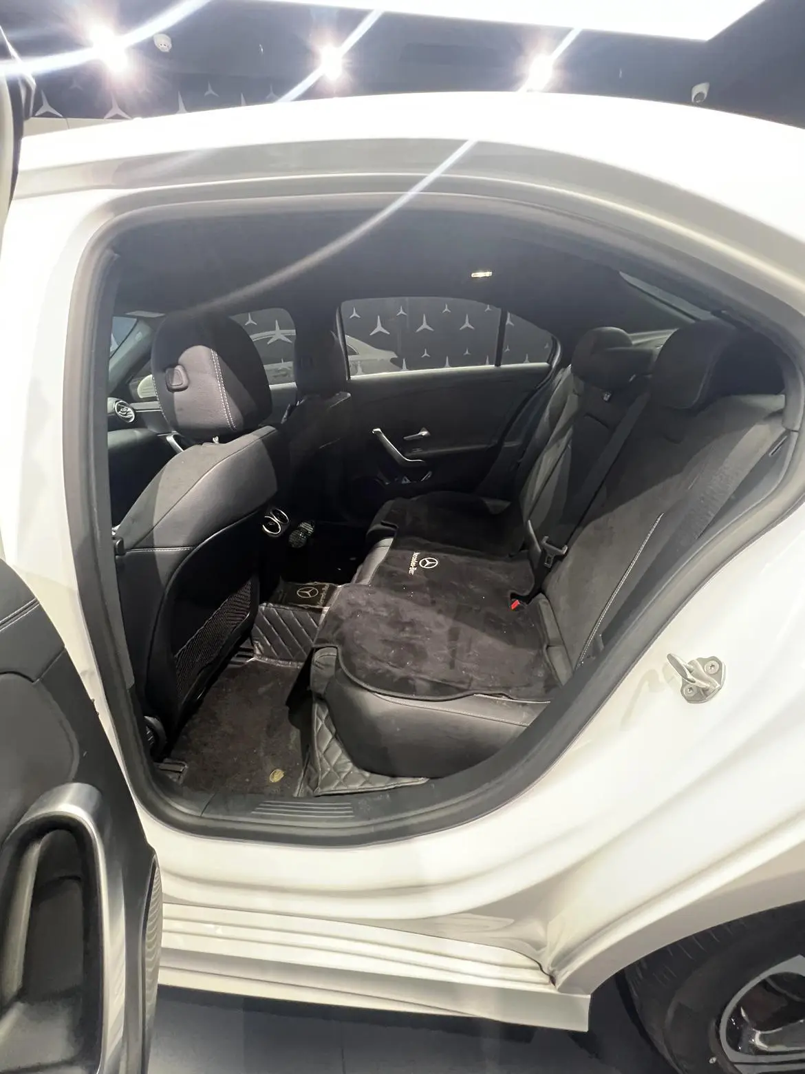 Mercedes-Benz Mercedes-Benz A-class Facelift A 200 L sports sedan dynamic version